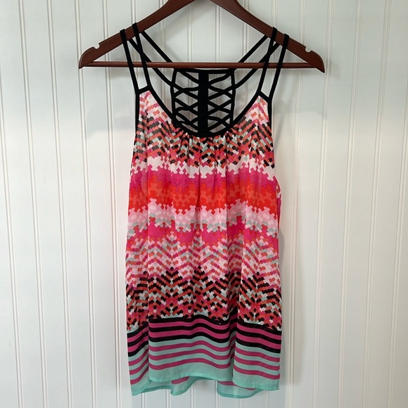 Geometric Tank Top - Picture 1 of 7